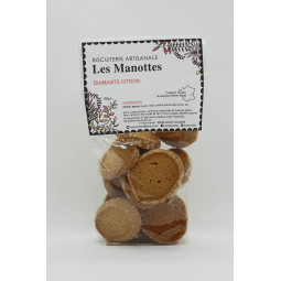 Biscuits sucrés diamants au citron fabriqués par les Manottes proche de Lyon.